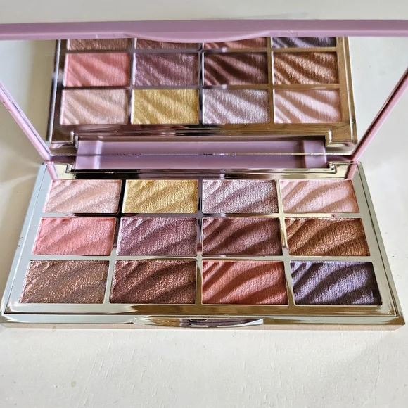 CIATÉ LONDON The Velvet Eyeshadow Palette - Picture 2 of 8